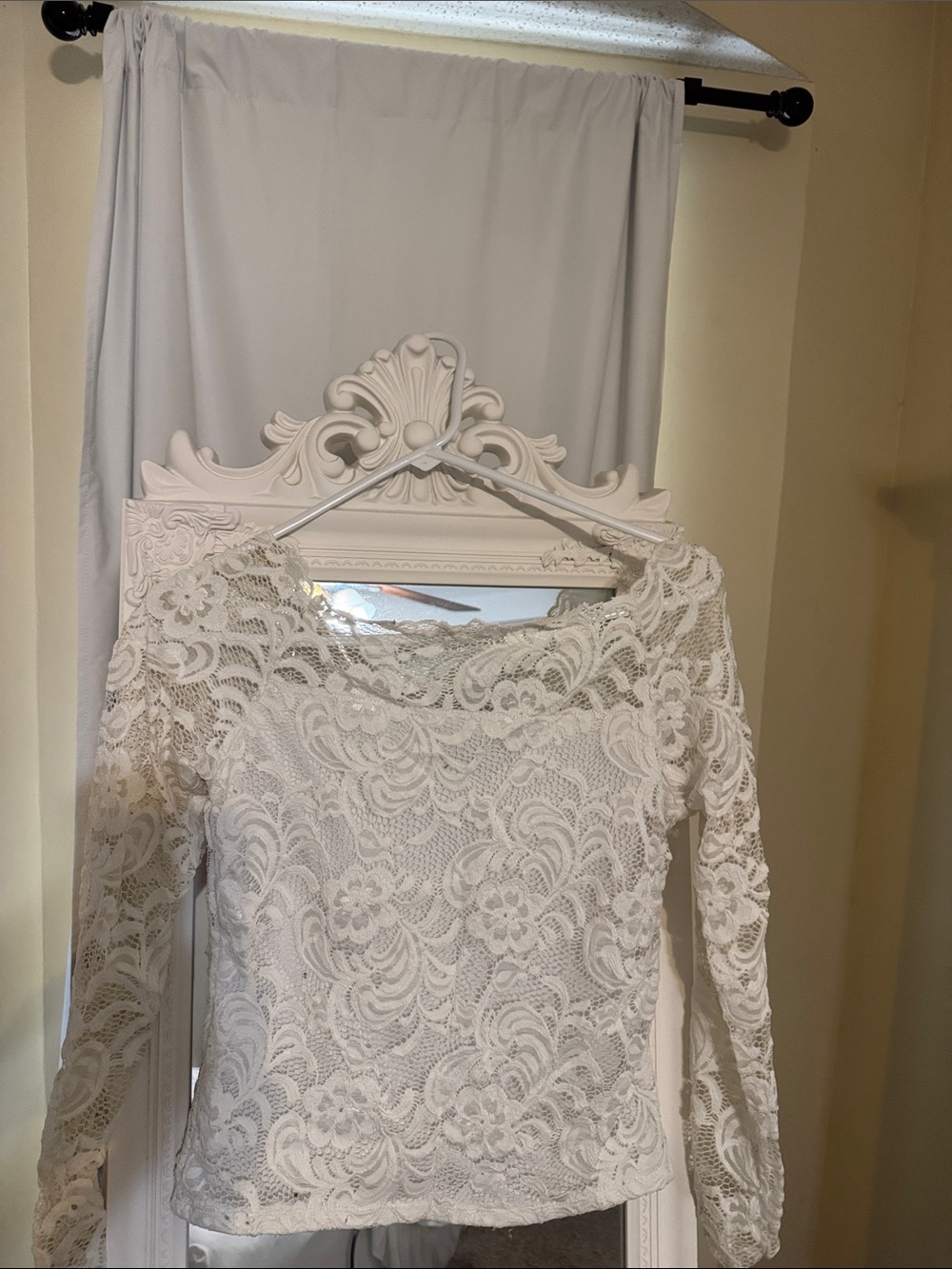 White Lace Long Sleeve Top